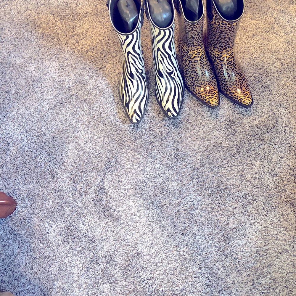COPY - 2 pairs of woman cowgirl boots